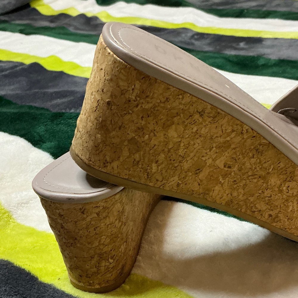 DKNY Women's Taupe Wedge Sandals Size 9 - Picture 8 of 10